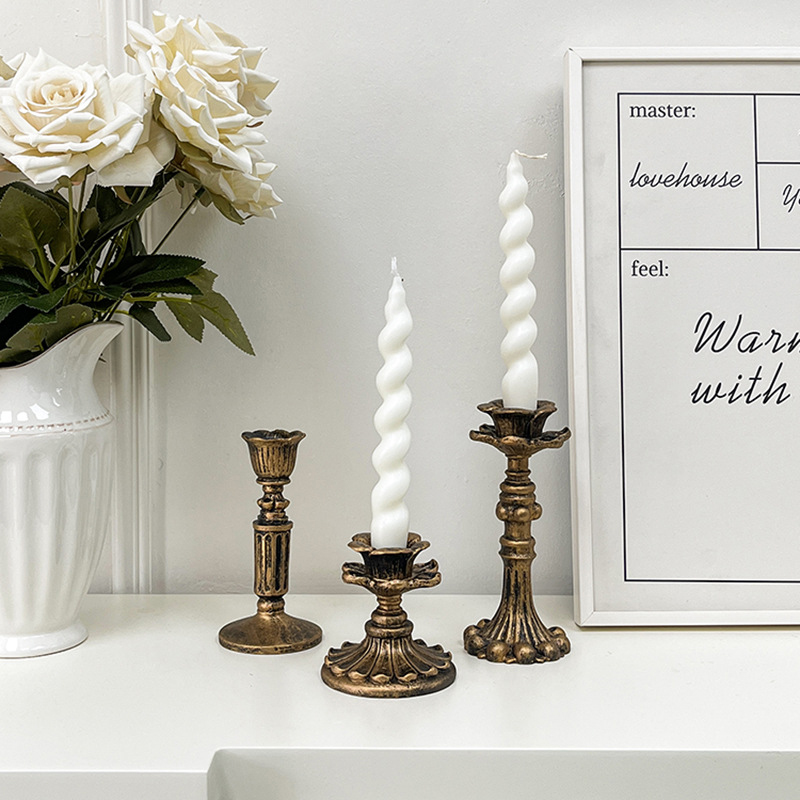 Tables - Chandelier vintage en bronze, figurine florale